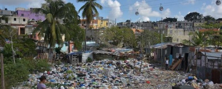 Los Sin Bañarse, una vida que se construye sobre la basura